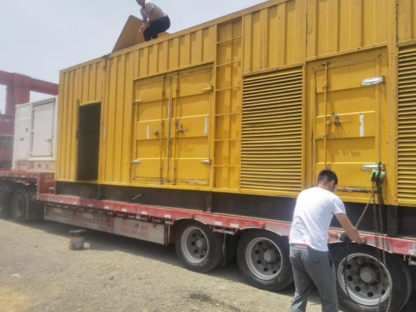 陵川除了负载情况和发动机维护，还有哪些因素会影响 200kw 柴油发电机的油耗？